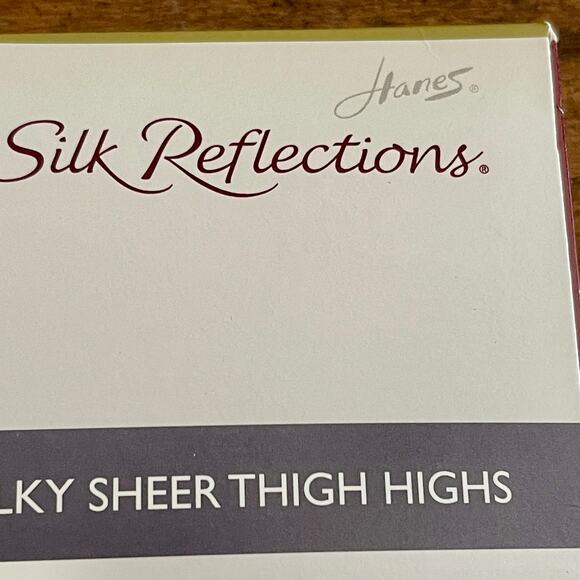 Hanes Silk Reflections Thigh Highs Silky Sheer Size: AB, Color:  Little Color - Picture 9 of 15